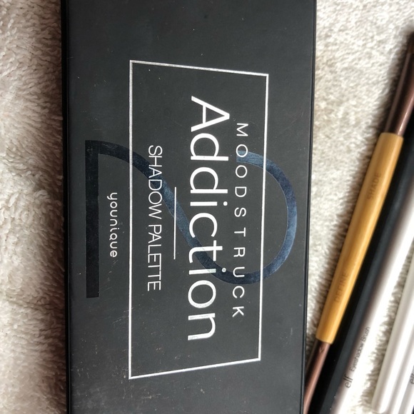 SOLD!!!!!! Younique Moodstruck Addiction 2 - Picture 2 of 4